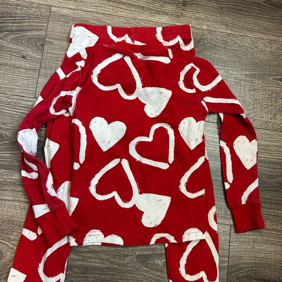 Carter’s 5 Kids Red Heart Pajamas - Picture 8 of 10